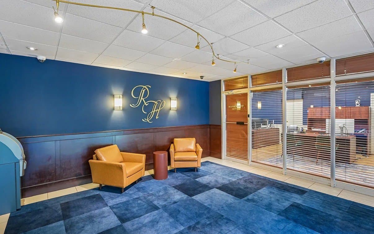 Bryn Mawr Condo: 1030 E Lancaster Ave