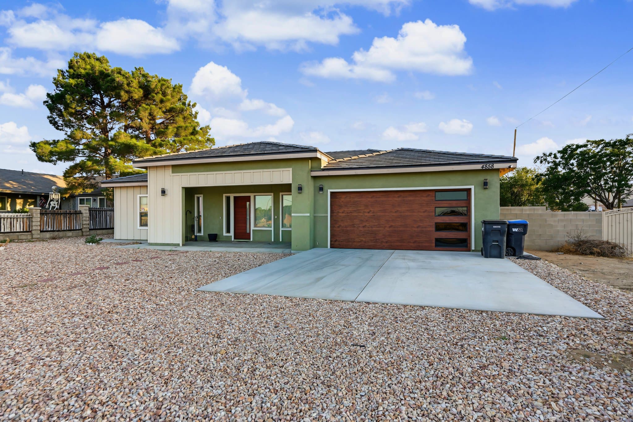 Quartz Hill House: 4858 W Avenue L-2