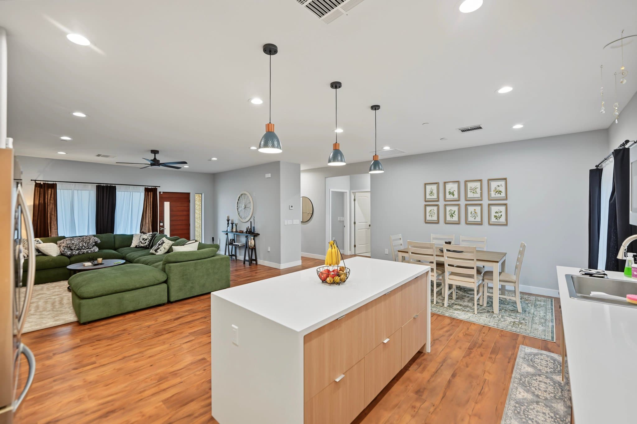 Lancaster House: 4858 W Avenue L2
