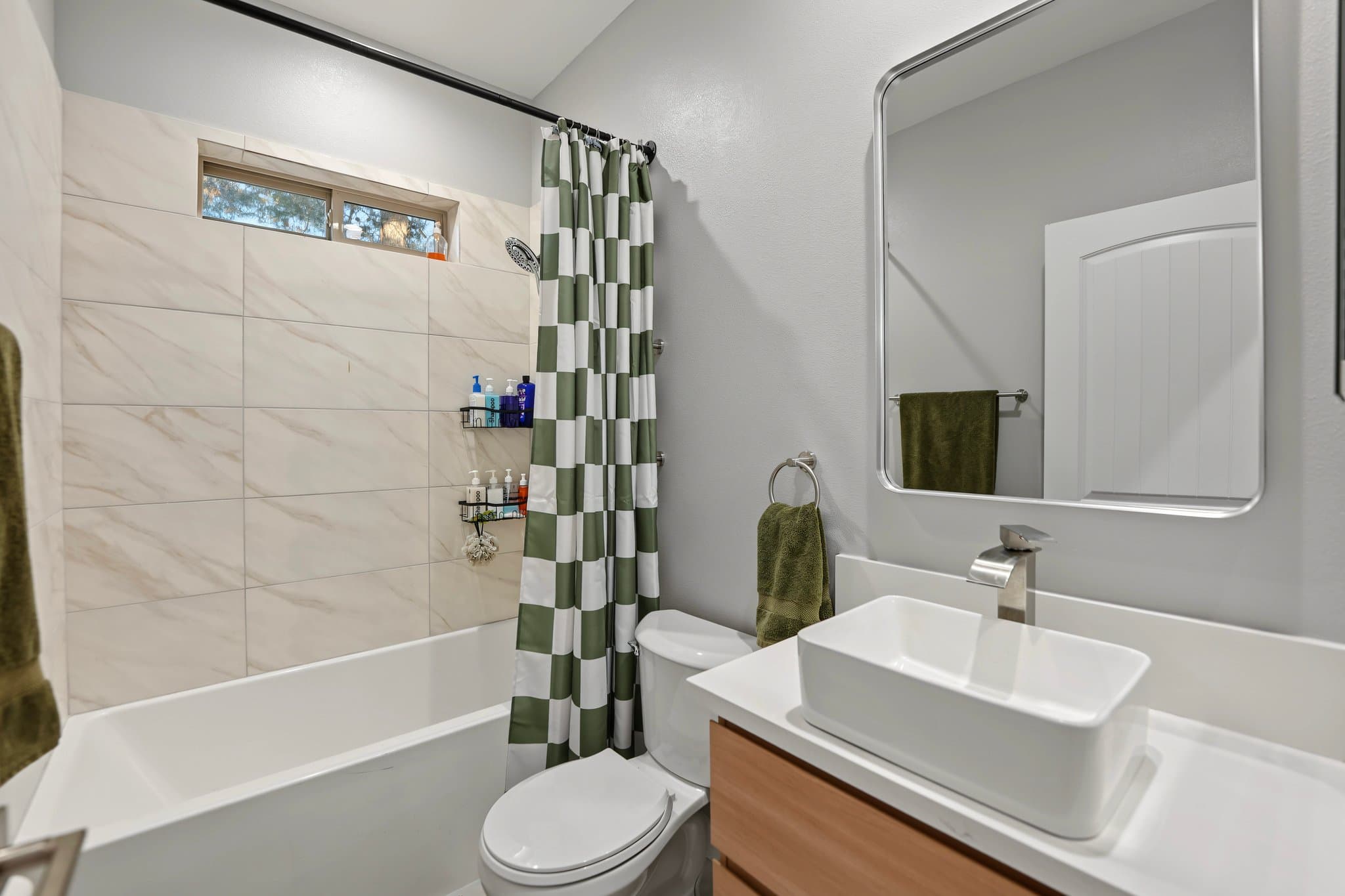 Quartz Hill House: 4858 W Avenue L-2