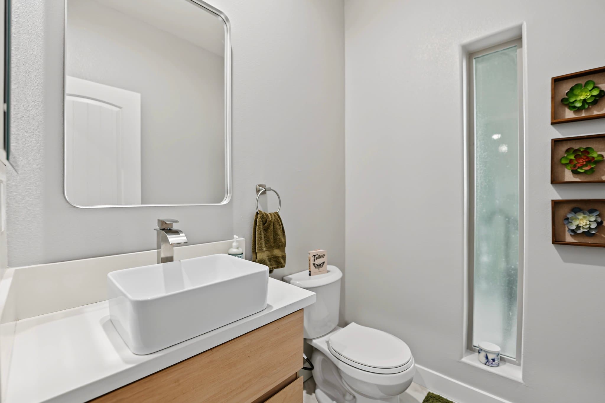 Lancaster House: 4858 W Avenue L2