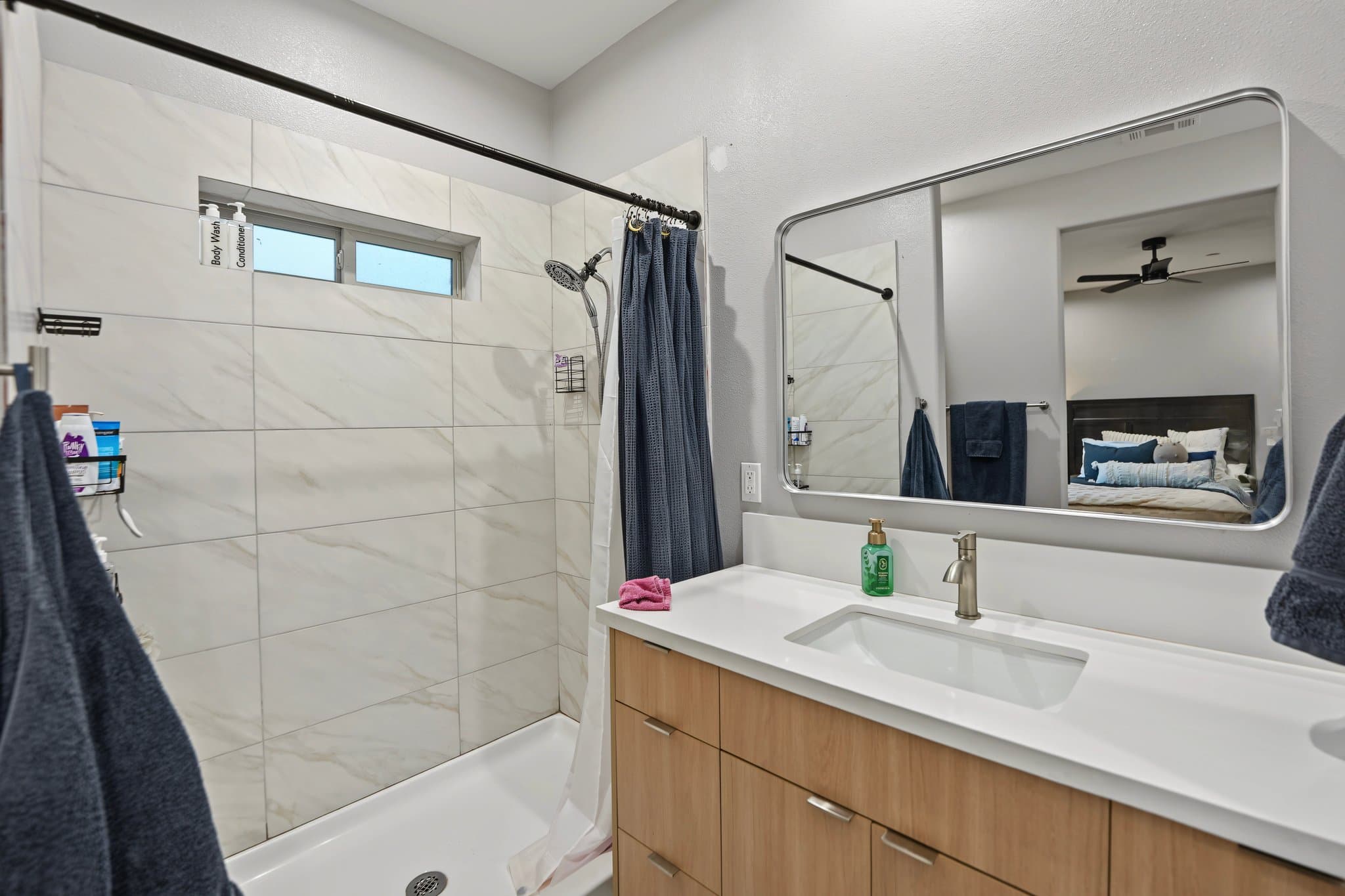 Quartz Hill House: 4858 W Avenue L-2