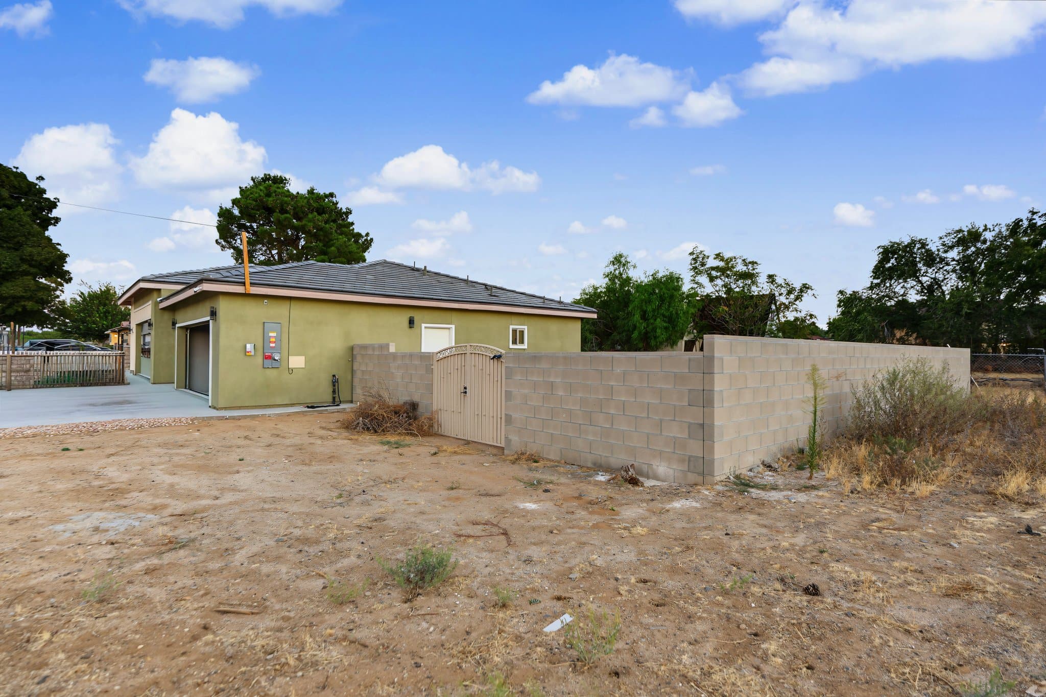 Quartz Hill House: 4858 W Avenue L-2