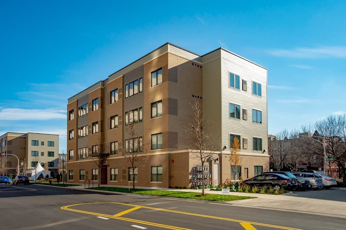 Chicago Condo: 719 W Schiller St