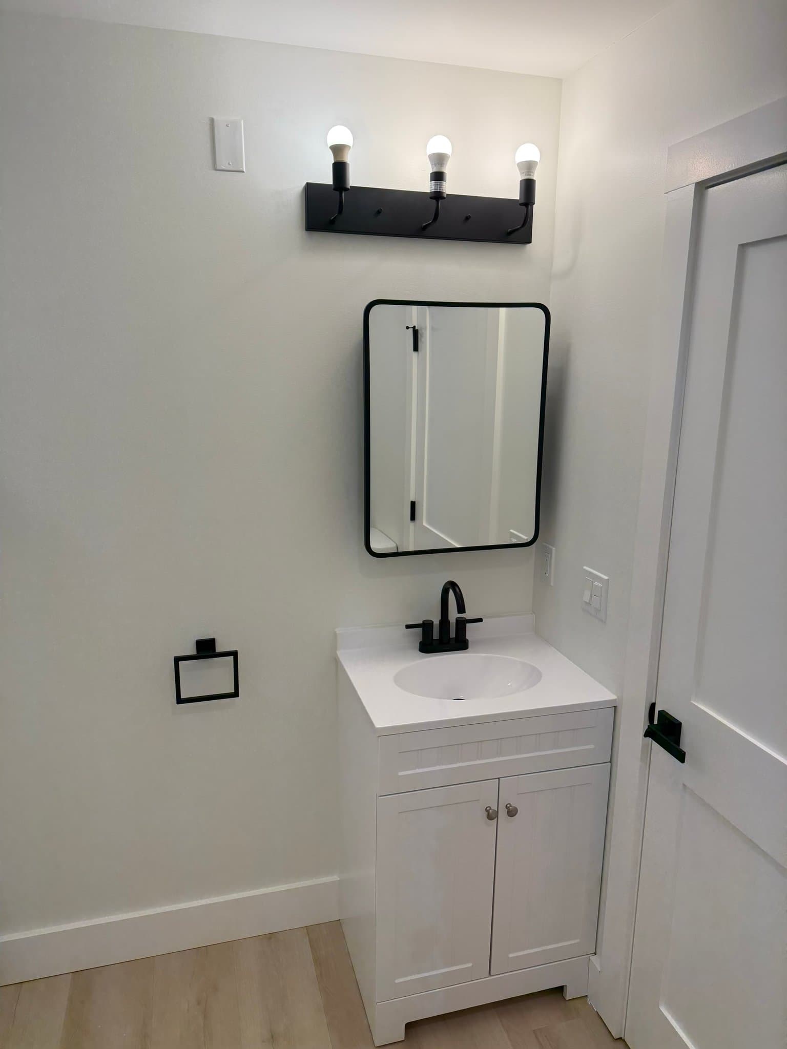 Winooski Single Room: 265 east allen street