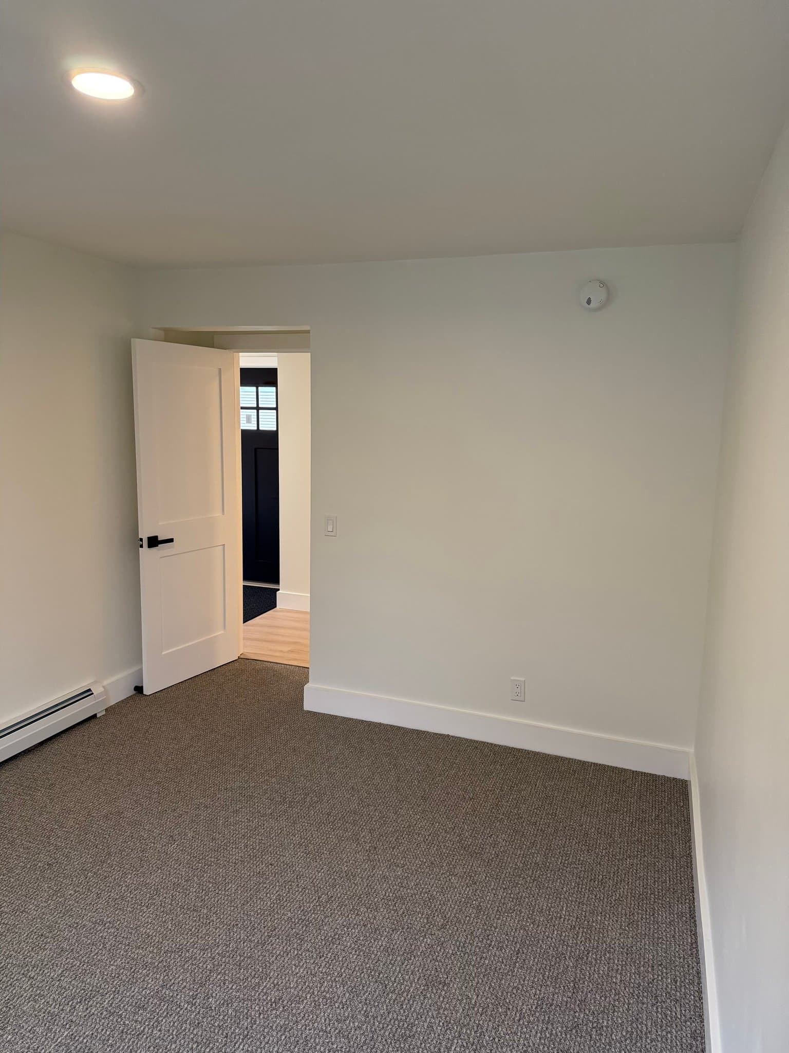 Winooski Single Room: 265 east allen street