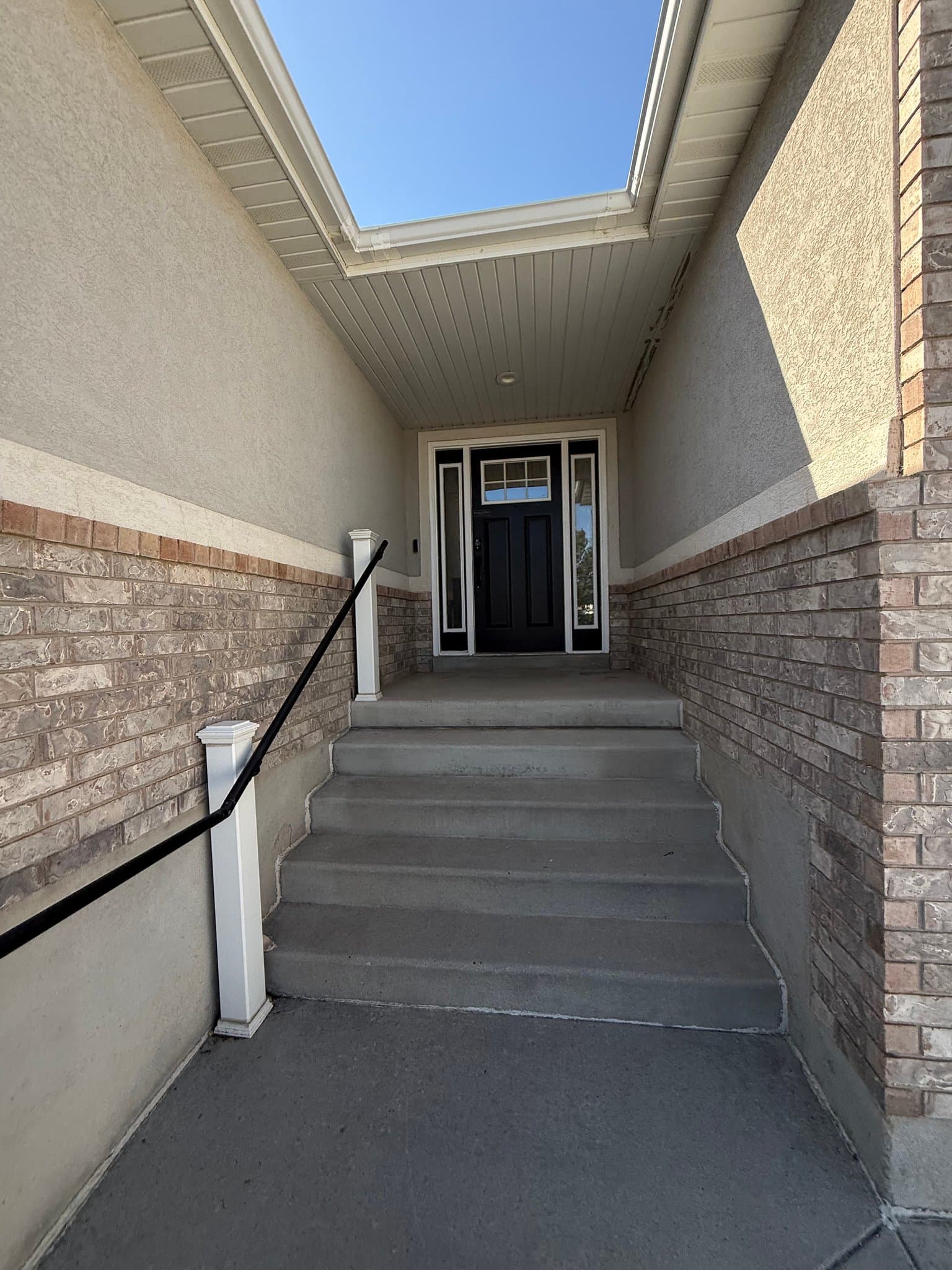 WEST JORDAN House: 8374 S 6465 W