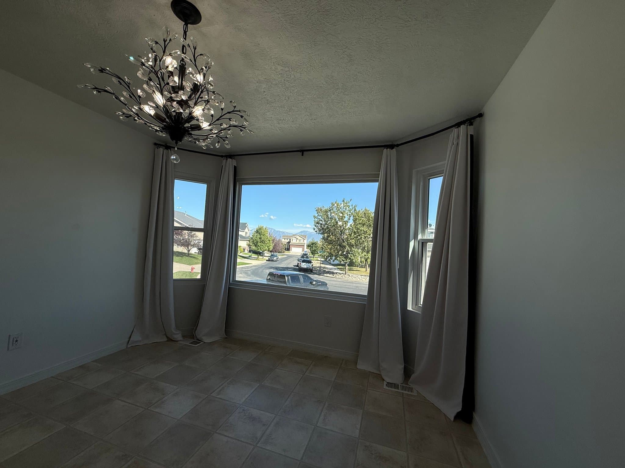 WEST JORDAN House: 8374 S 6465 W