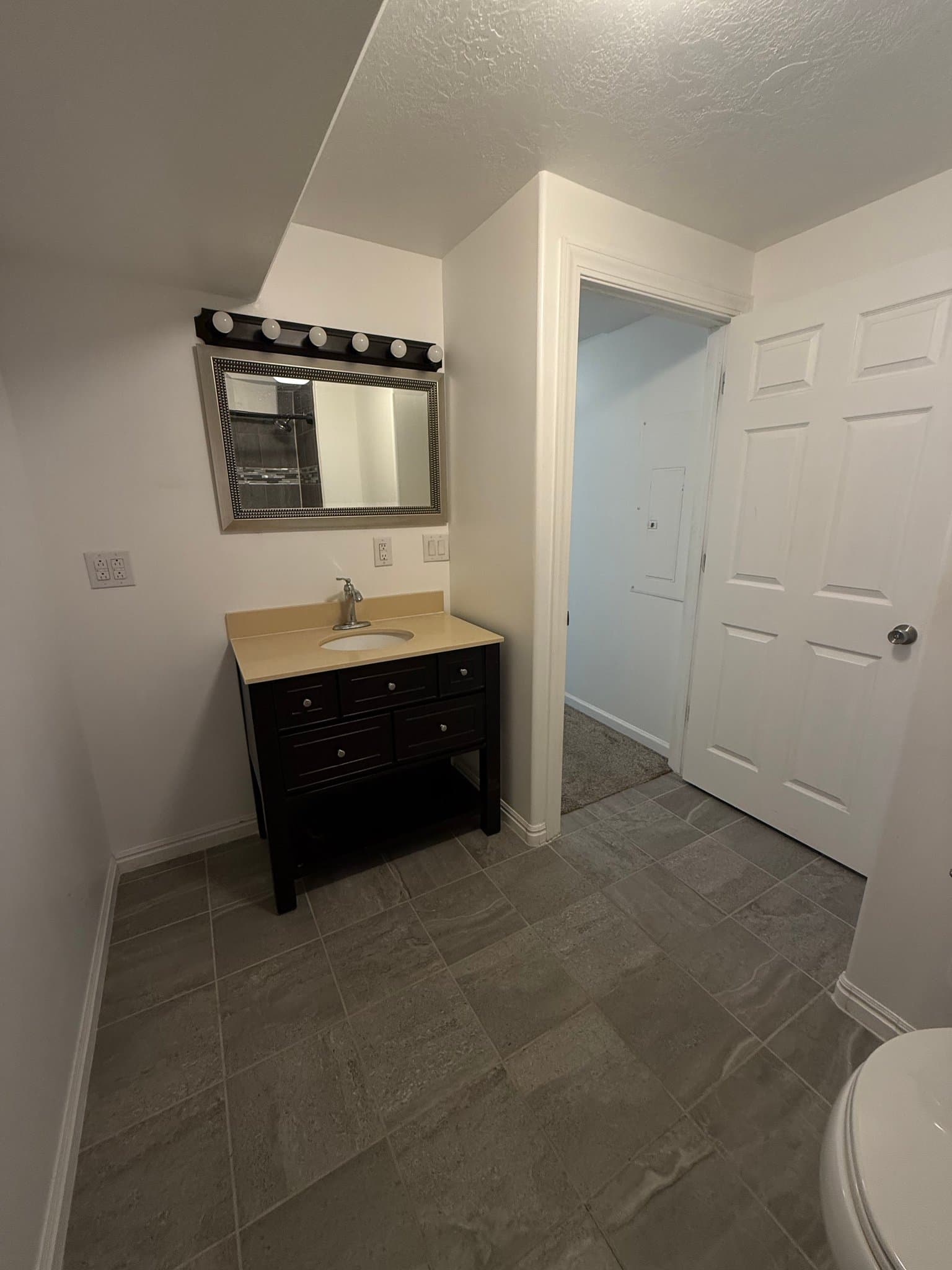 WEST JORDAN House: 8374 S 6465 W