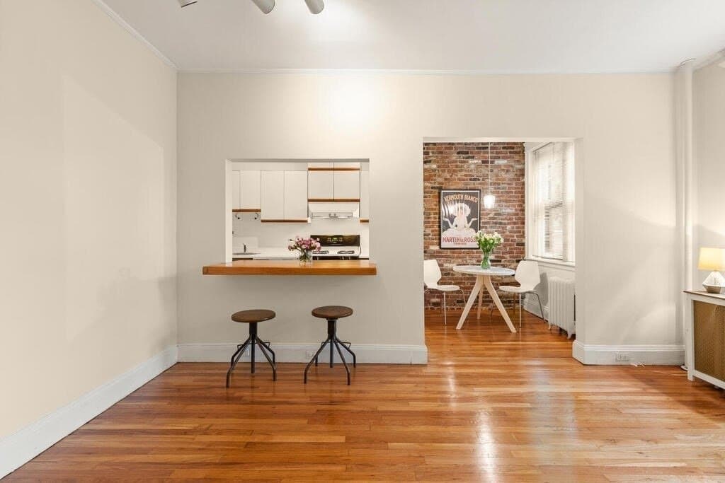 Cambridge Condo: 5 Crawford St