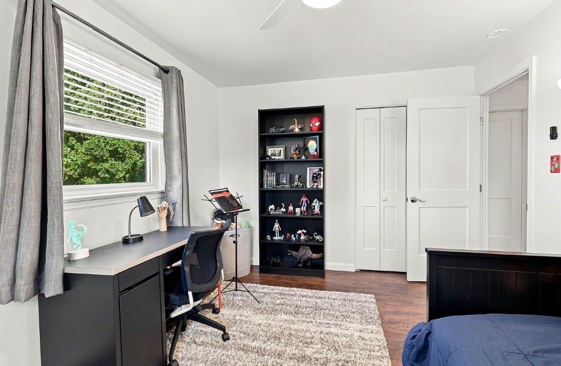 Lancaster House: 425 Nottingham Ave