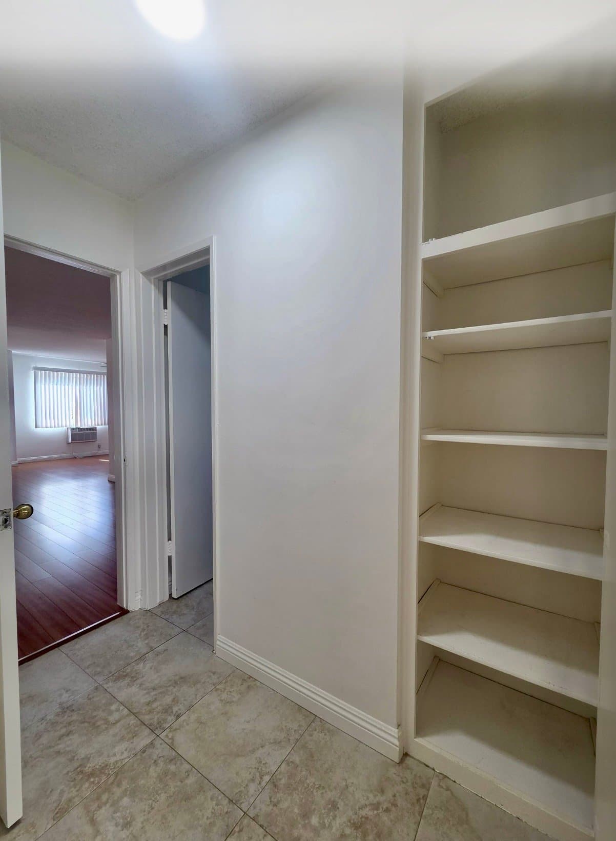 LOS ANGELES Condo: 10925 PALMS BLVD