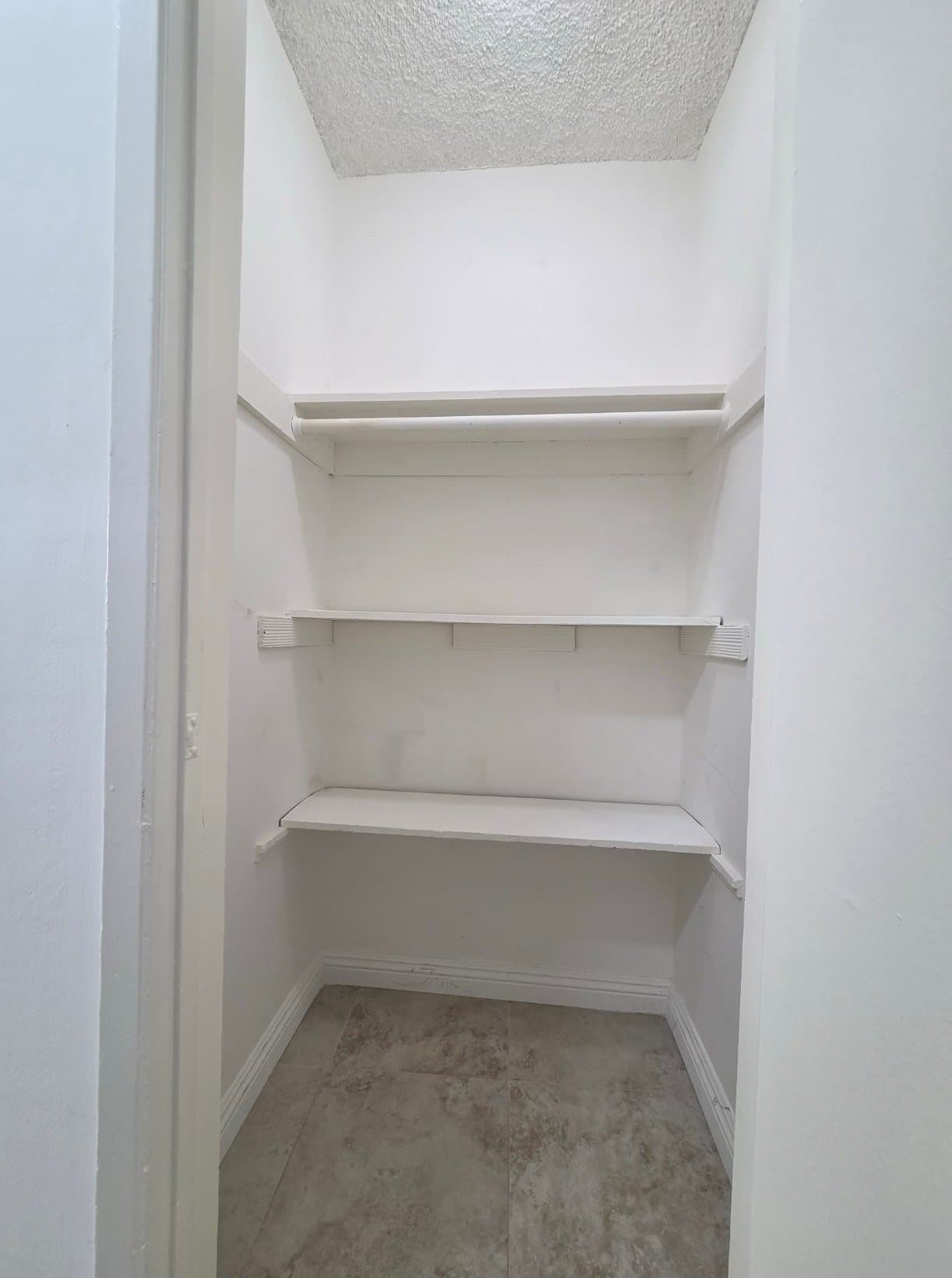 LOS ANGELES Condo: 10925 PALMS BLVD