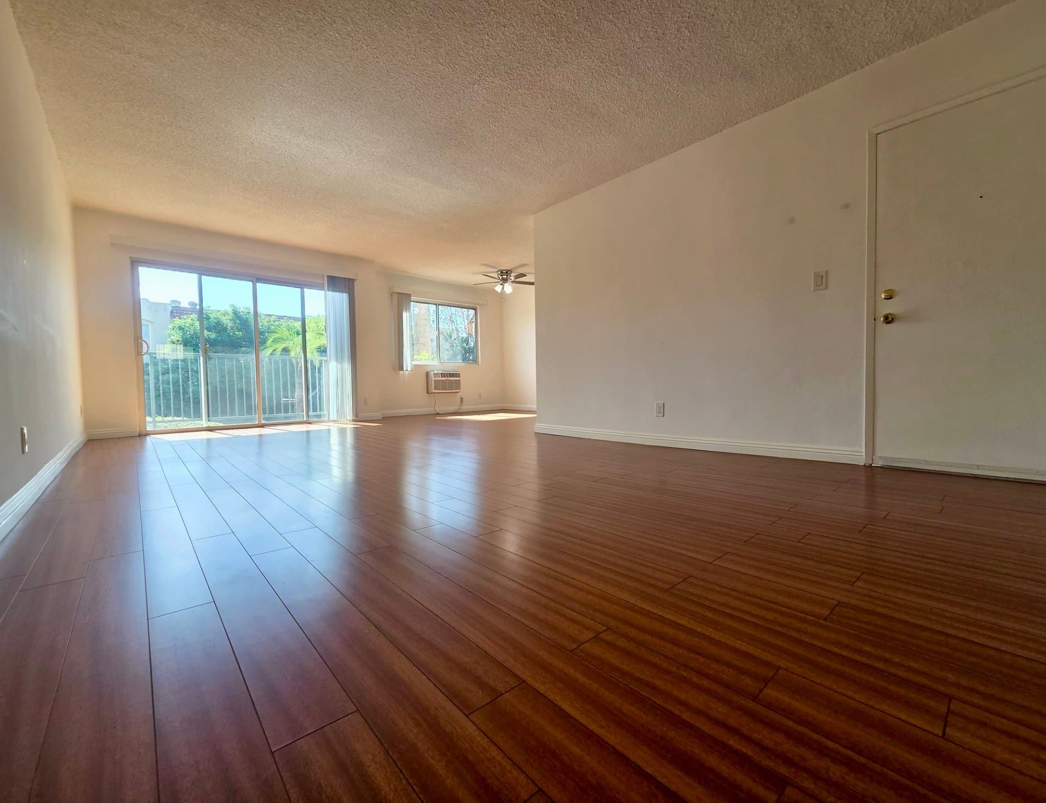 LOS ANGELES Condo: 10925 PALMS BLVD