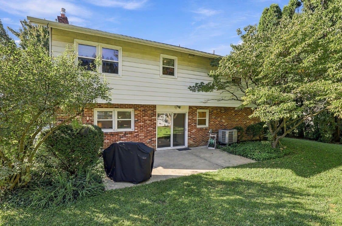 Lancaster House: 425 Nottingham Ave