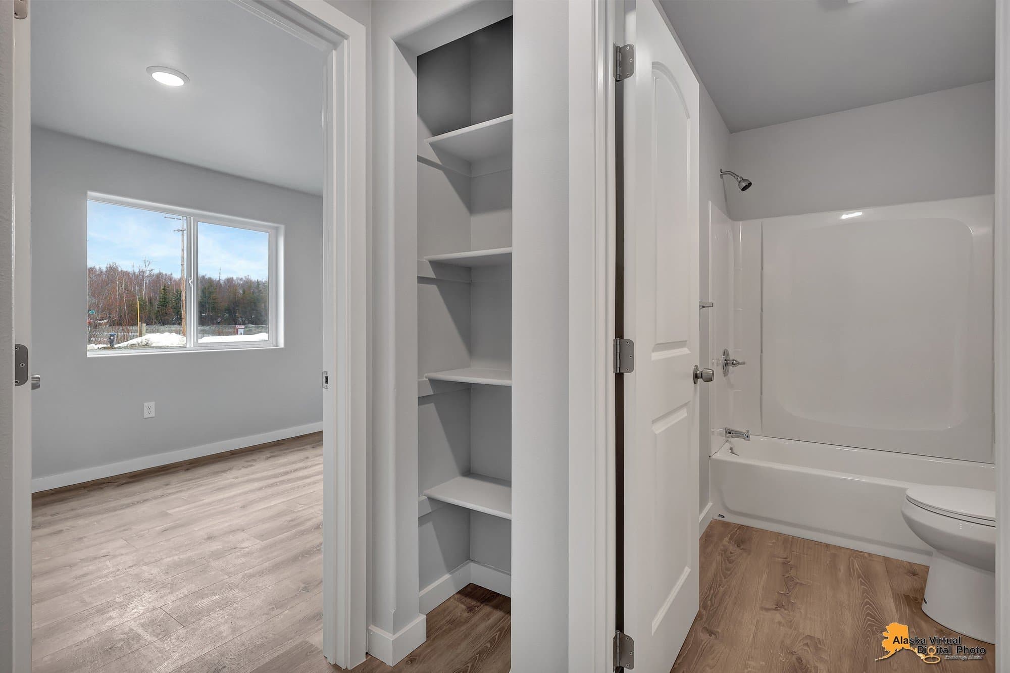 Big Lake Townhome: 4712 S Kenaka Bena Loop