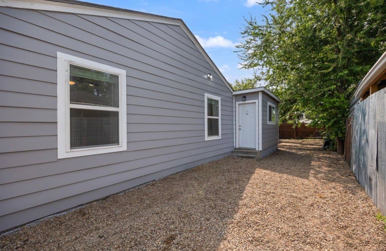 Fort Worth House: 1840 Portland Ave