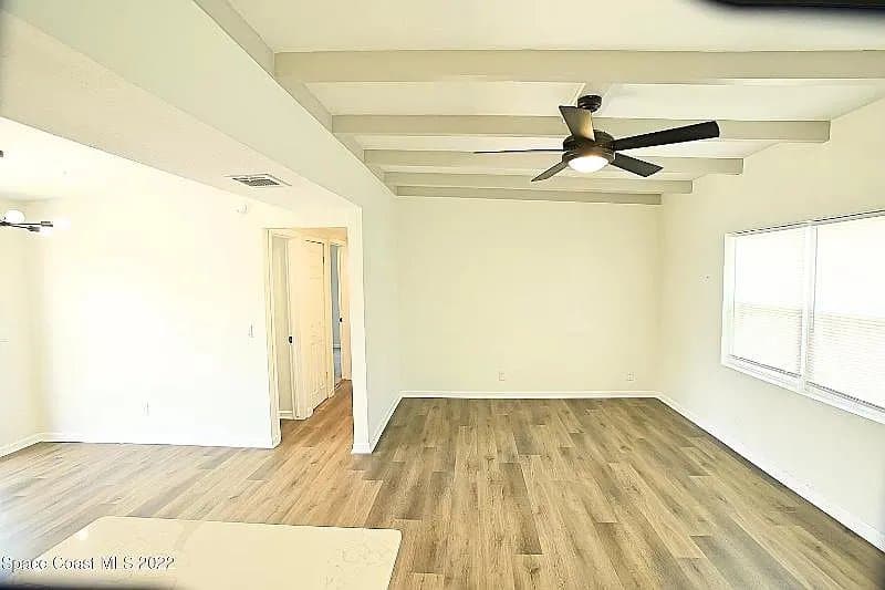 Melbourne House: 317 Live Oak Ln