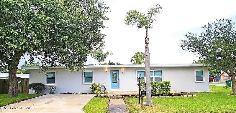 Melbourne House: 317 Live Oak Ln