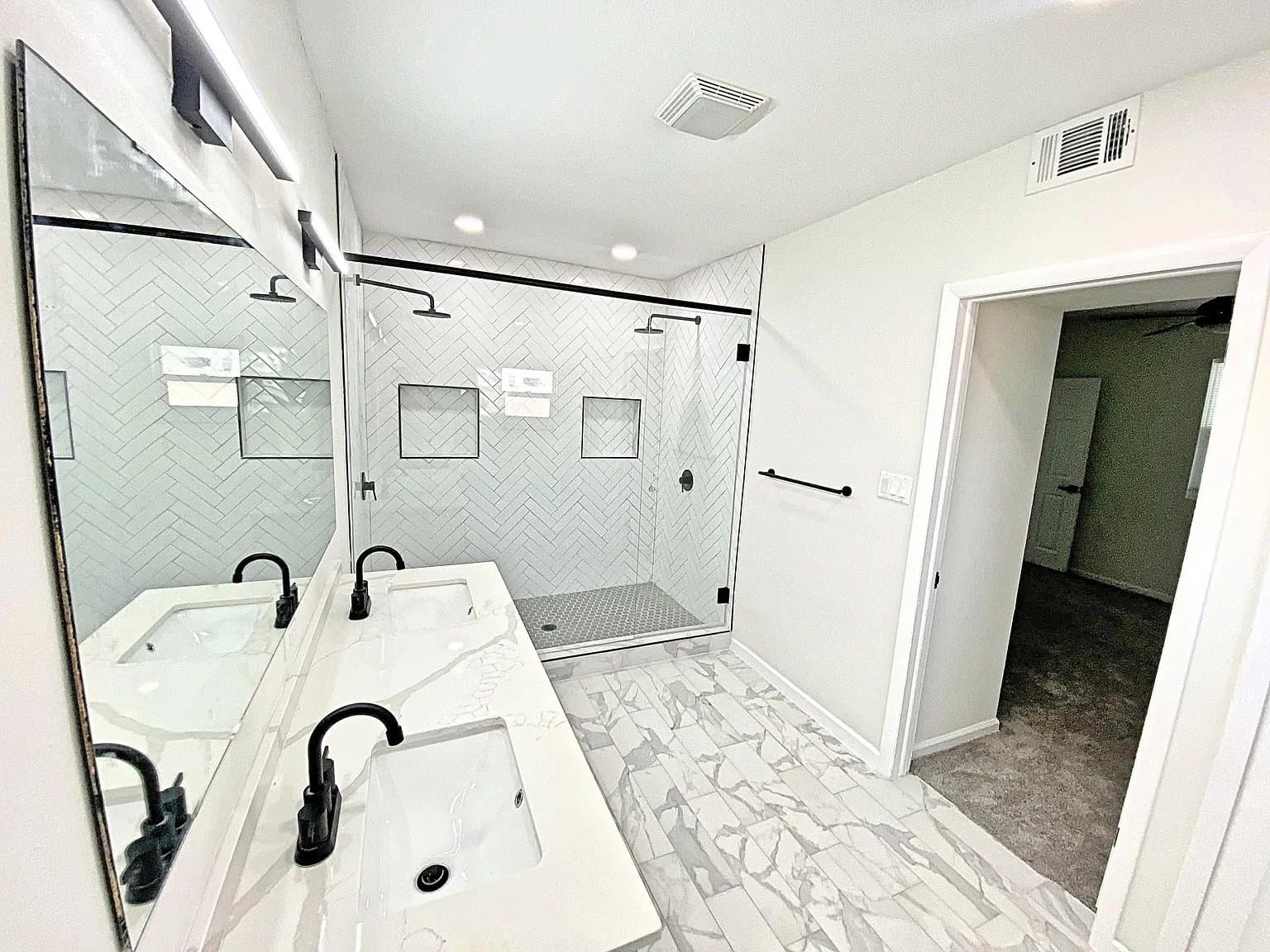 Melbourne House: 317 Live Oak Ln