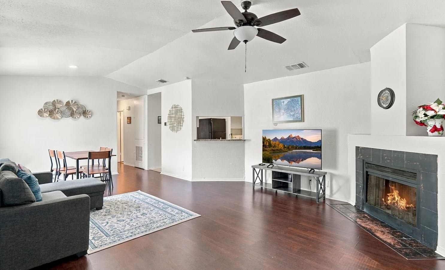 San Antonio House: 4111 Sunrise Terrace