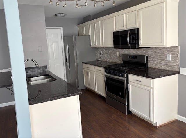 Raleigh House: 1600 Beacon Village Dr