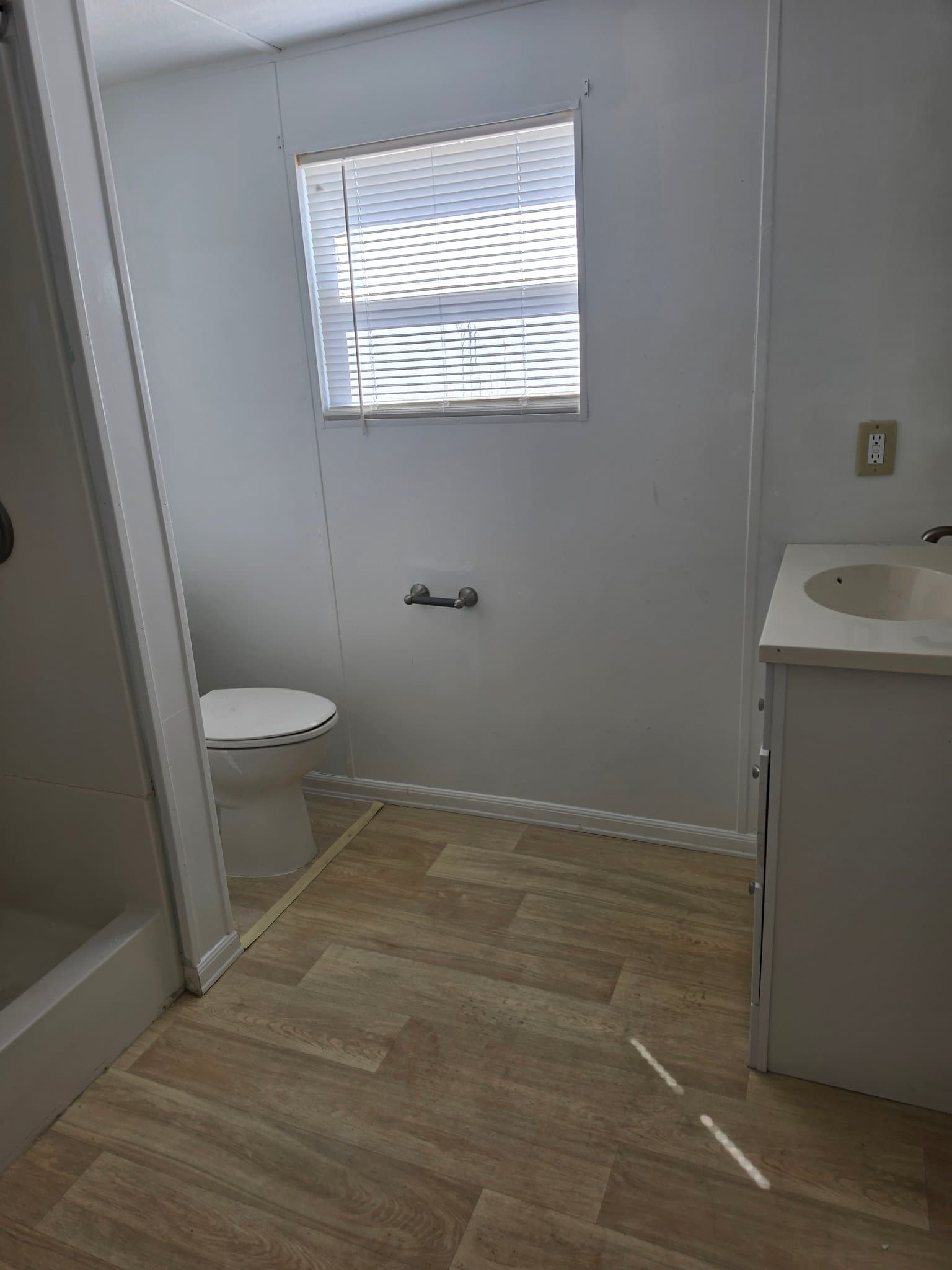 Ocala House: 901 NE 95th St