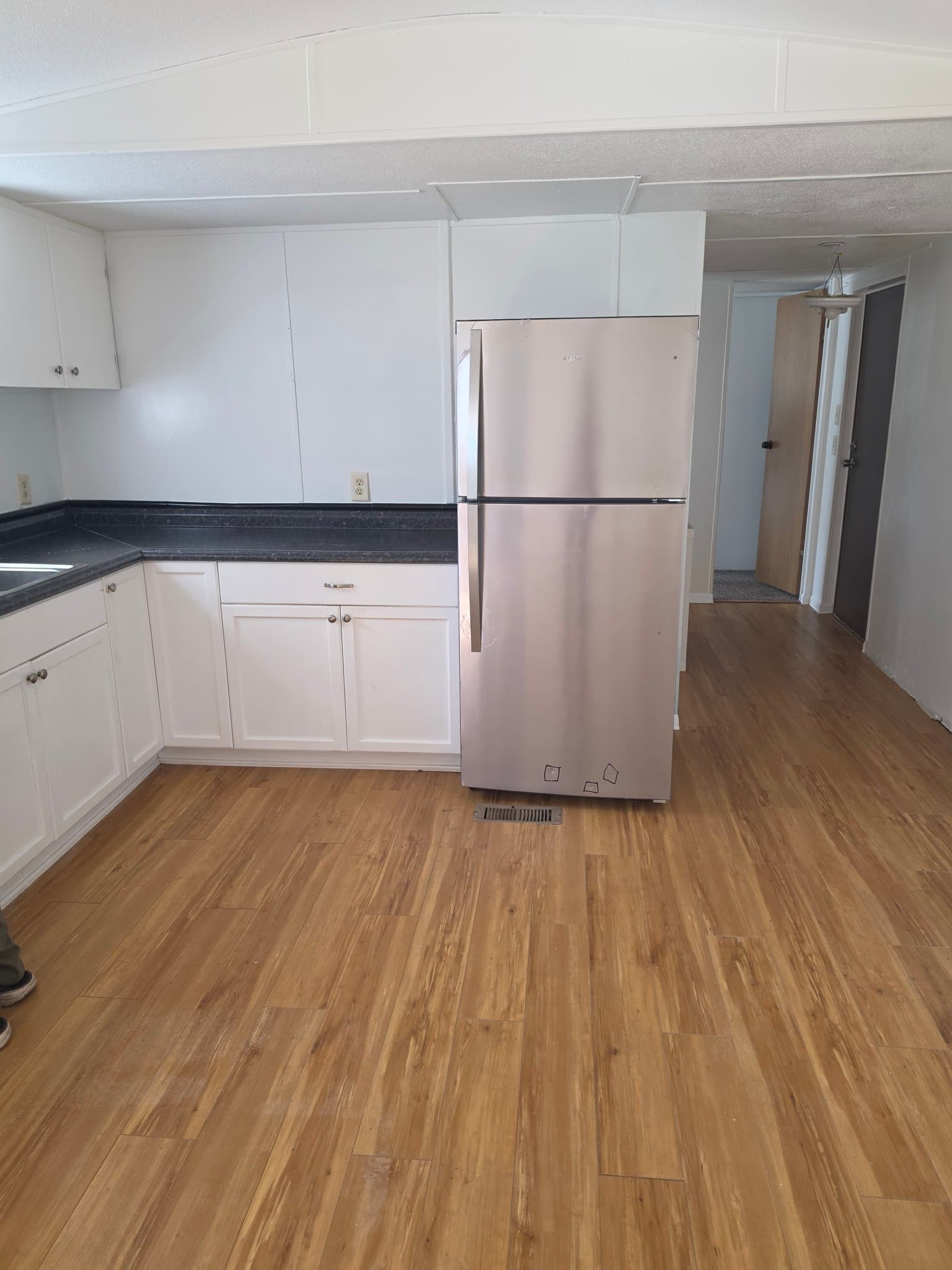 Ocala House: 901 NE 95th St