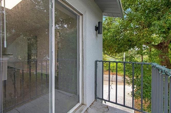 Tampa Apartment: 7919 Lakeshore Drive
