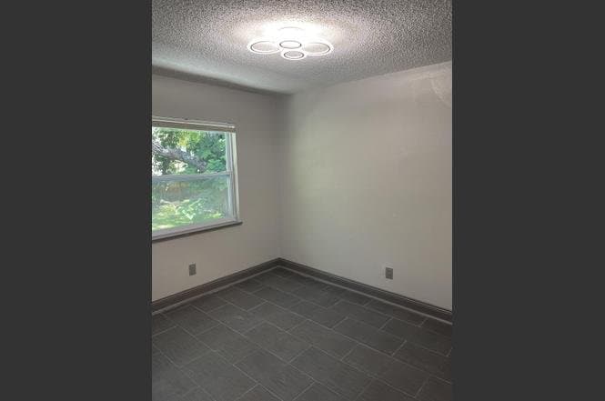 Tampa Apartment: 7919 Lakeshore Drive