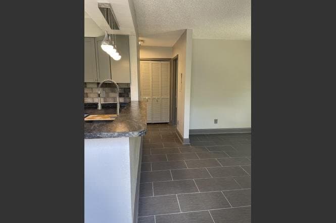 Tampa Apartment: 7919 Lakeshore Drive