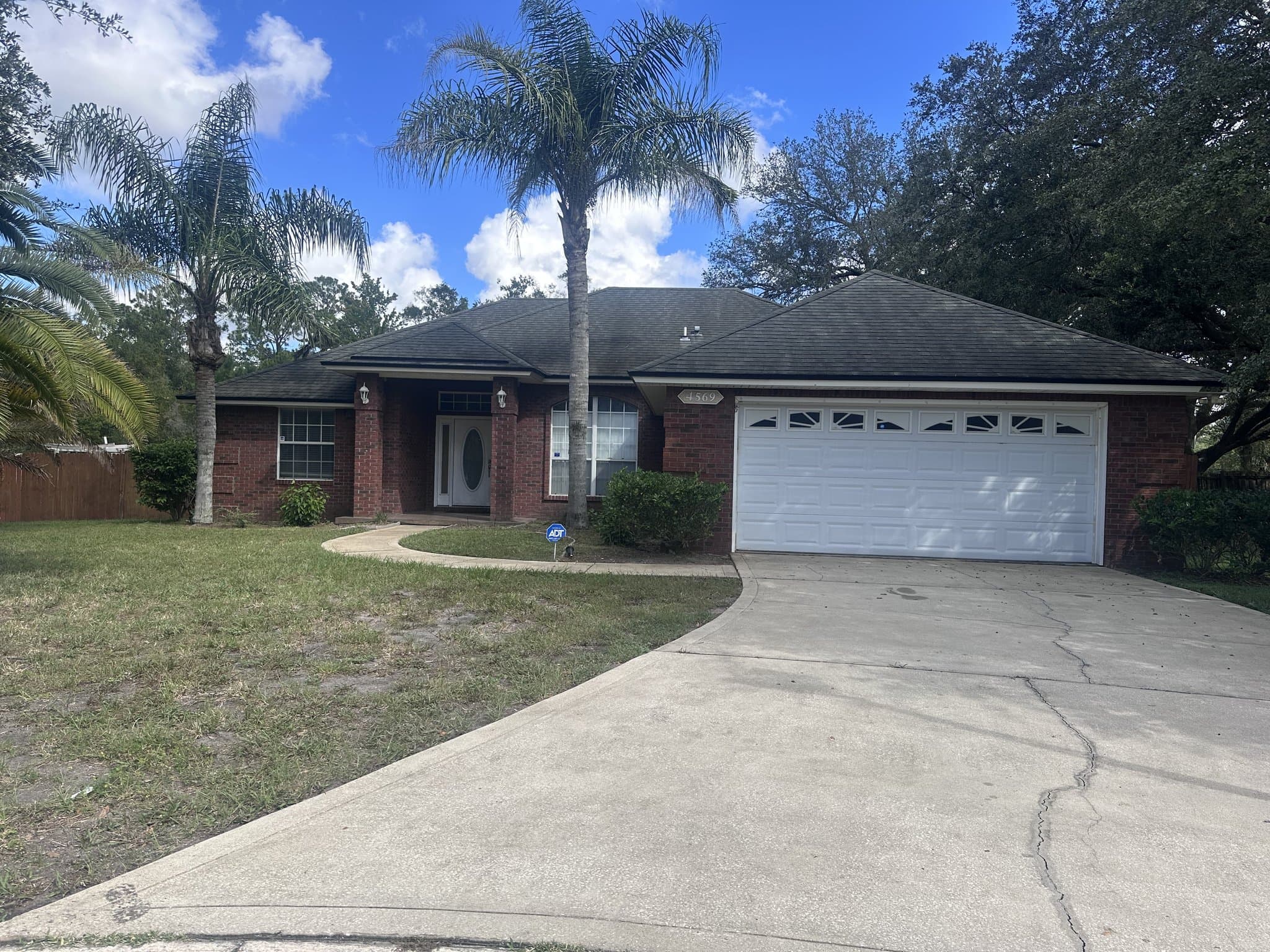 Jacksonville House: 4569 Muscadine Ct