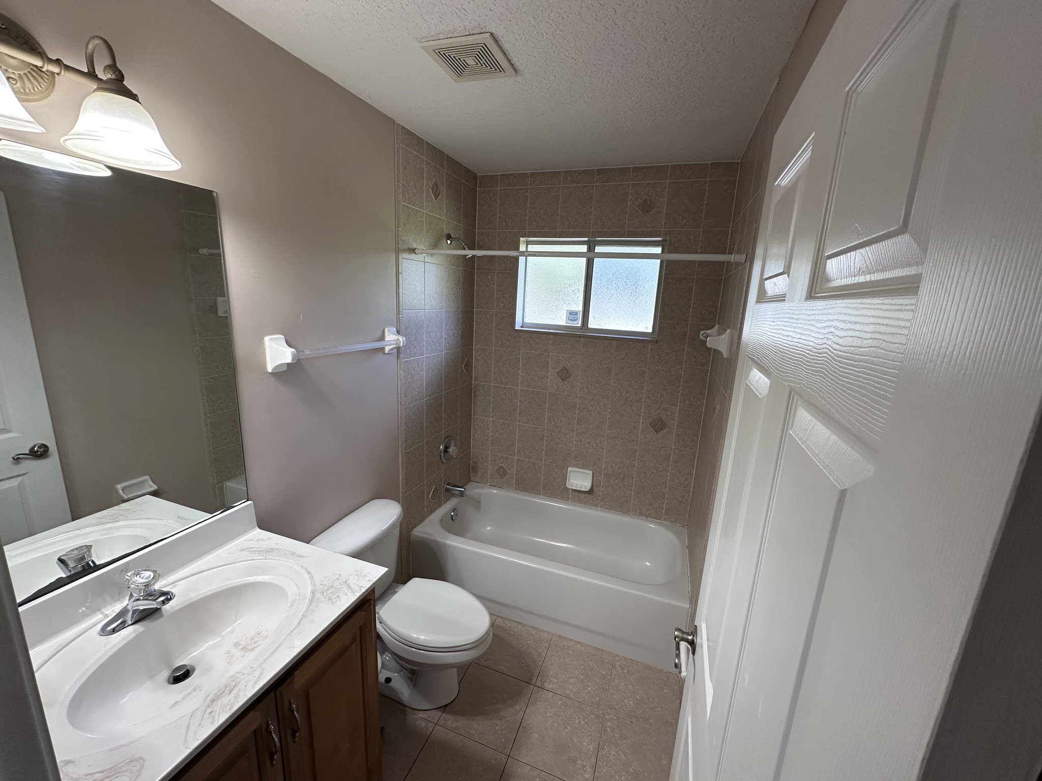 Jacksonville House: 4569 Muscadine Ct
