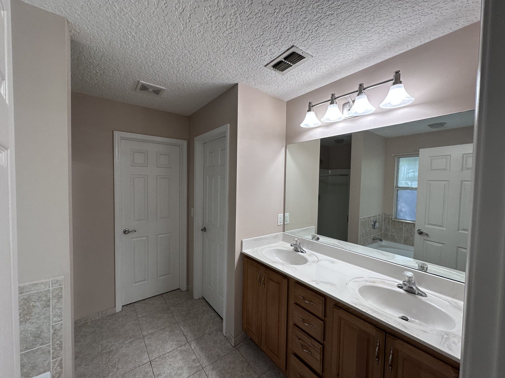 Jacksonville House: 4569 Muscadine Ct