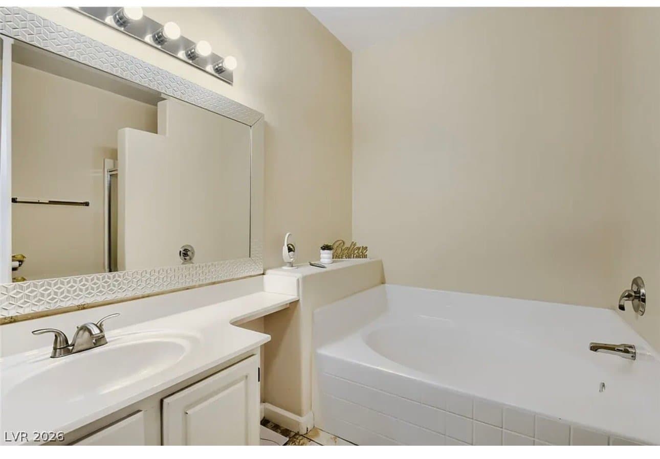 Las Vegas Condo: 5650 E Sahara Ave