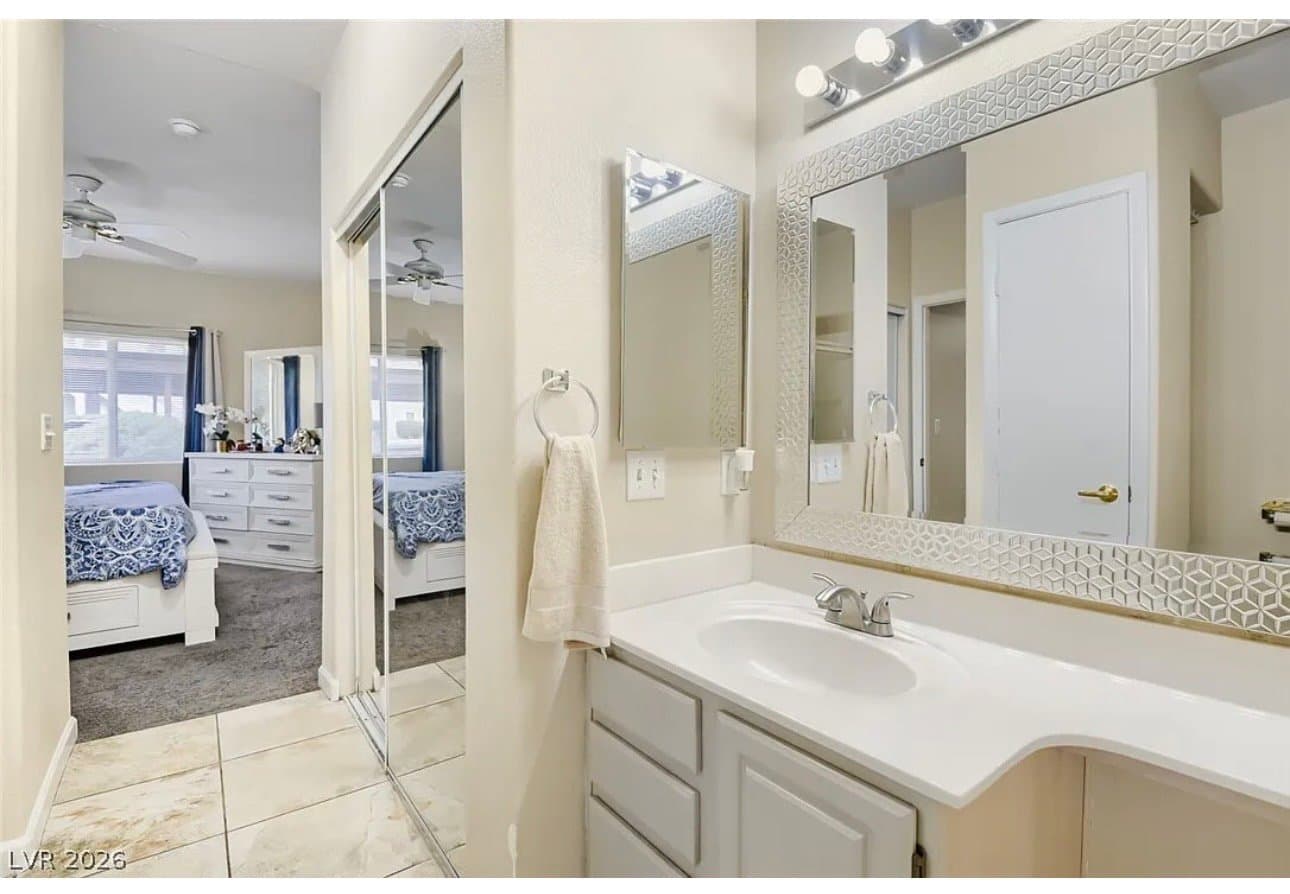 Las Vegas Condo: 5650 E Sahara Ave