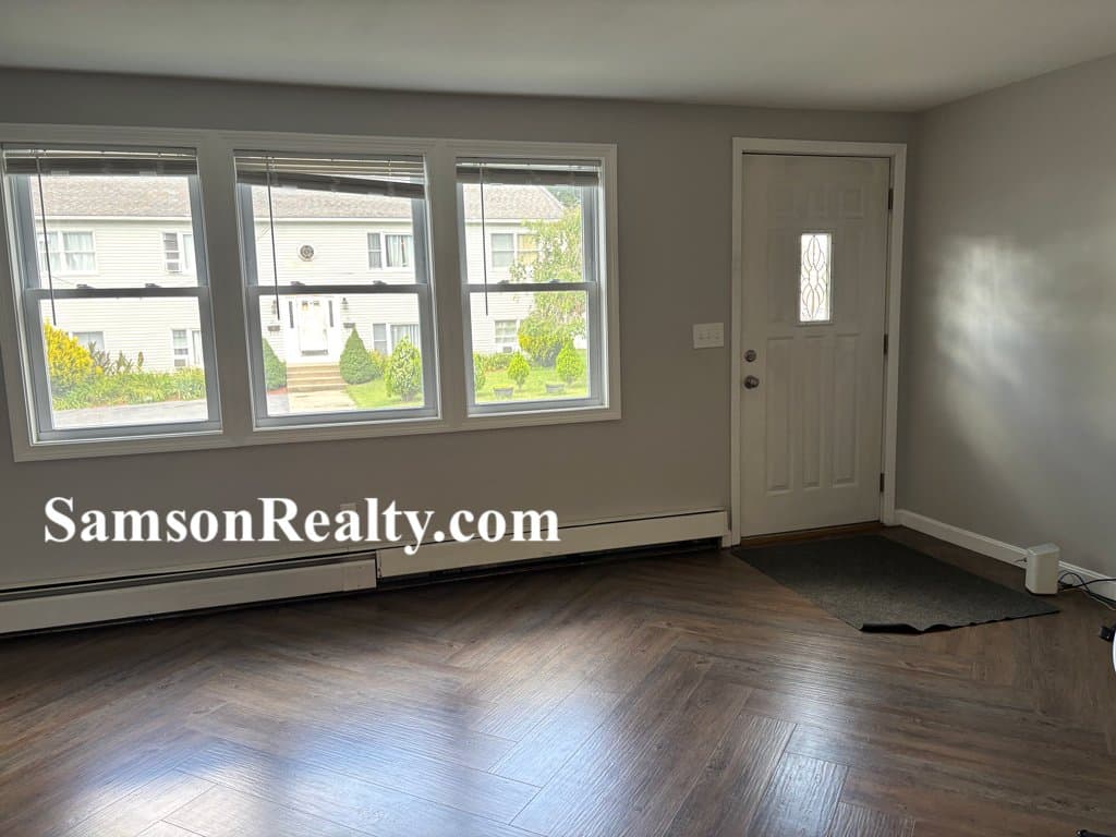 North Providence House: 14 Kennedy Drive