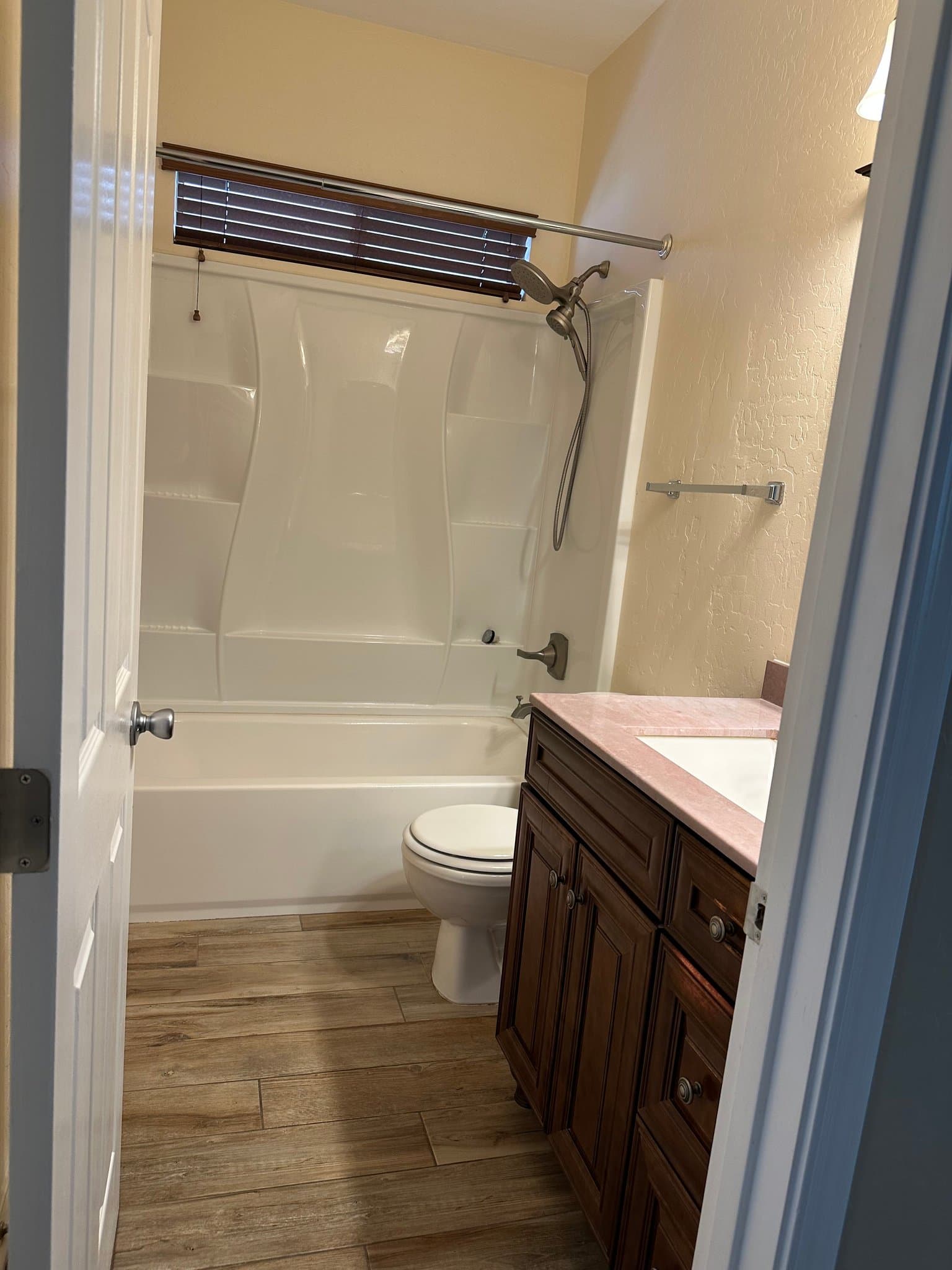 Gilbert House: 991 W Wendy Way