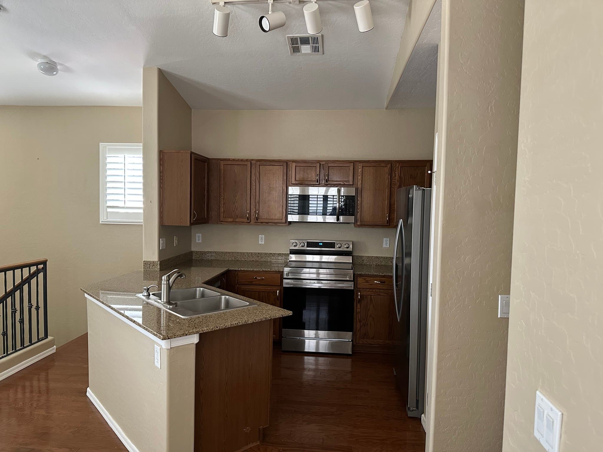 Gilbert House: 991 W Wendy Way