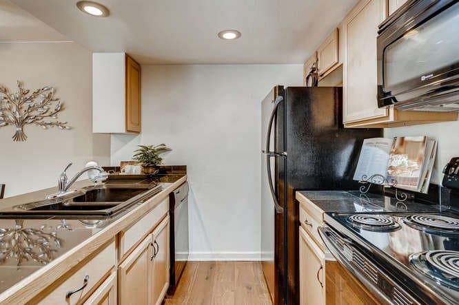 Aurora Condo: 4285 S. Salida Way