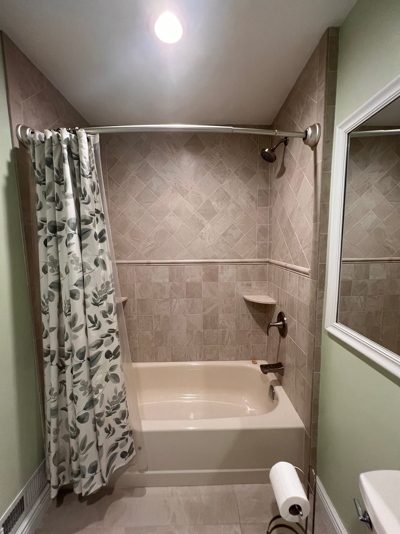 Tinton Falls Condo: 42 Players Circle