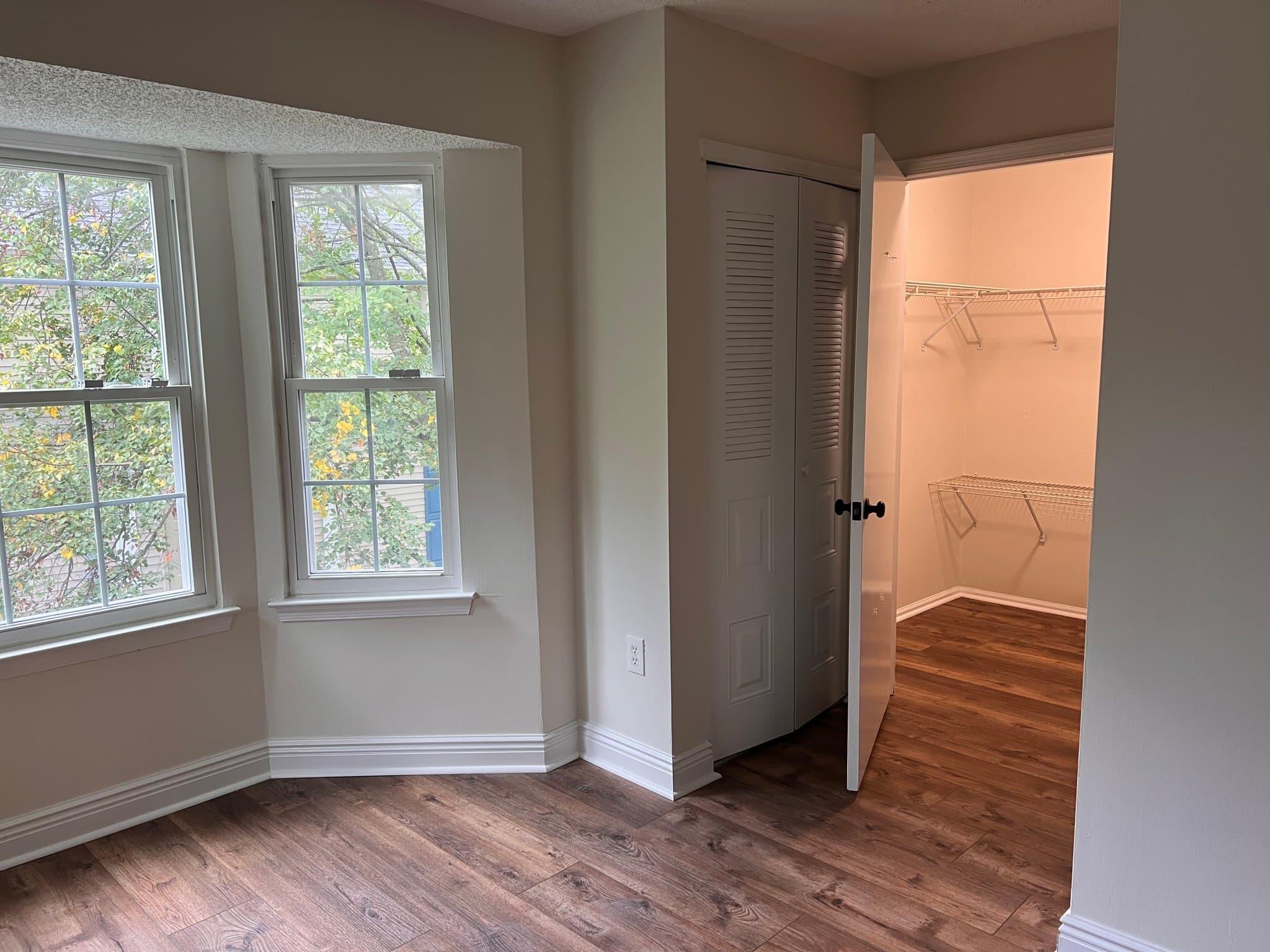Tinton Falls Condo: 42 Players Circle