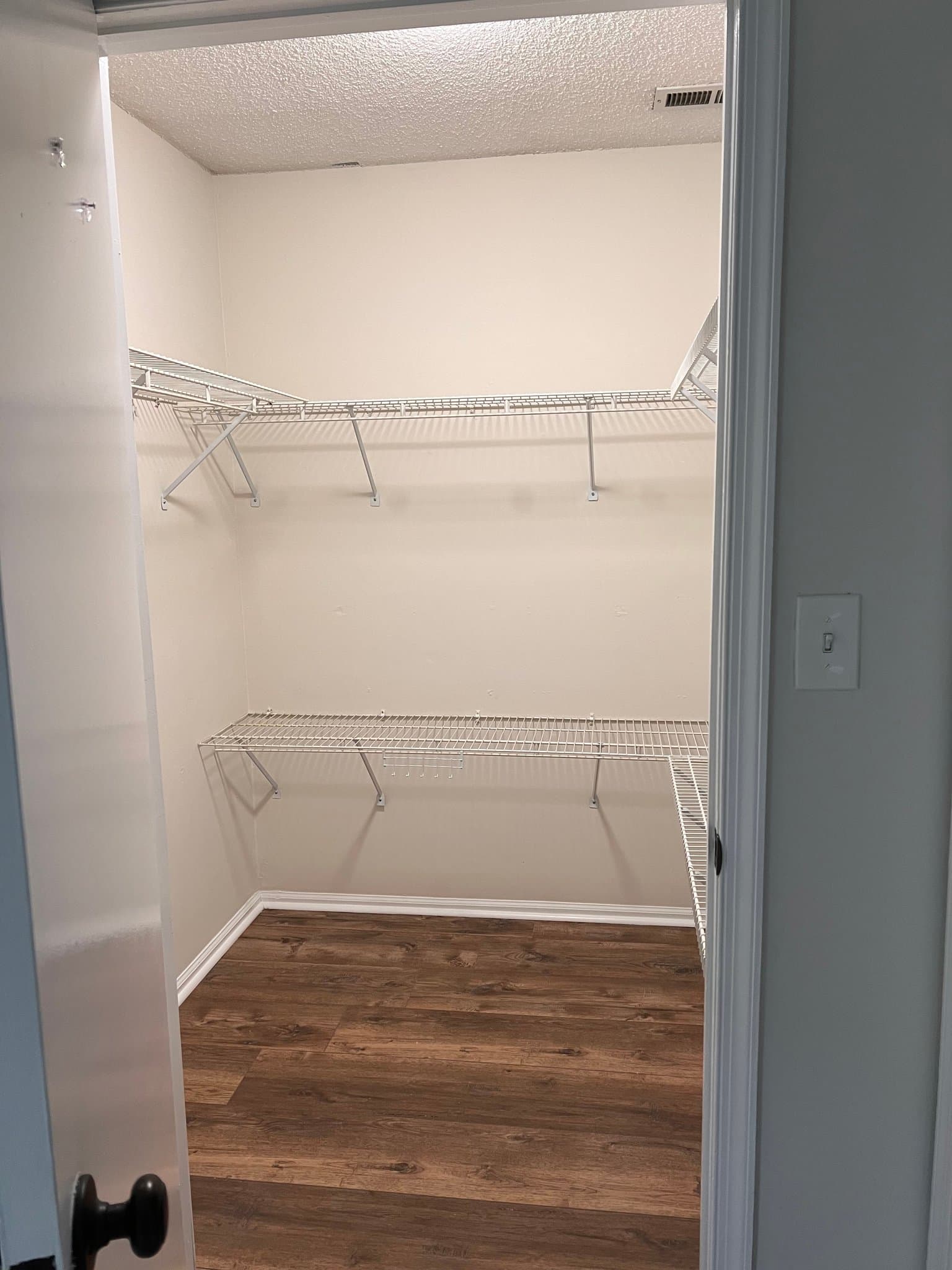 Tinton Falls Condo: 42 Players Circle