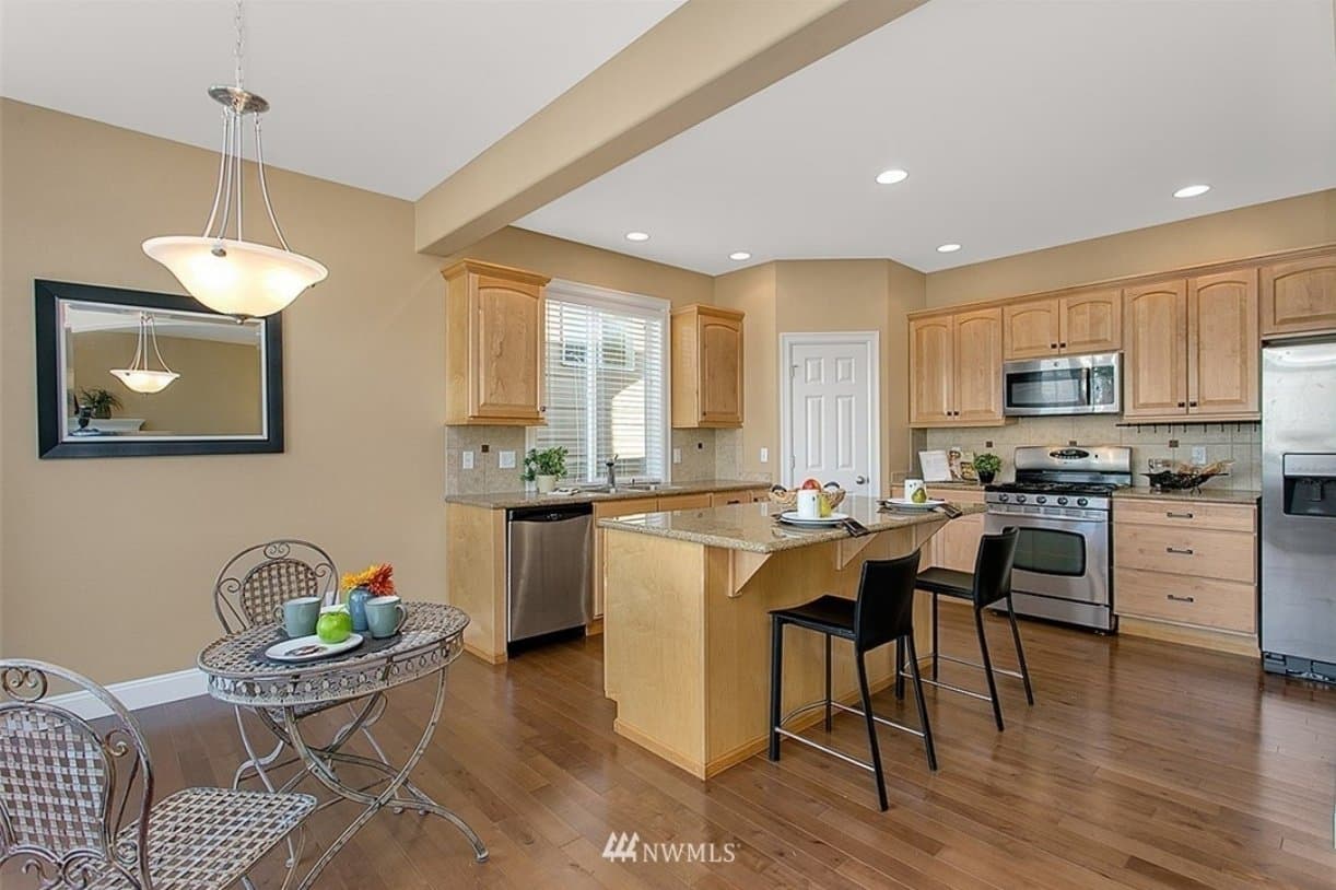 RENTON House: 745 DUVALL PL NE
