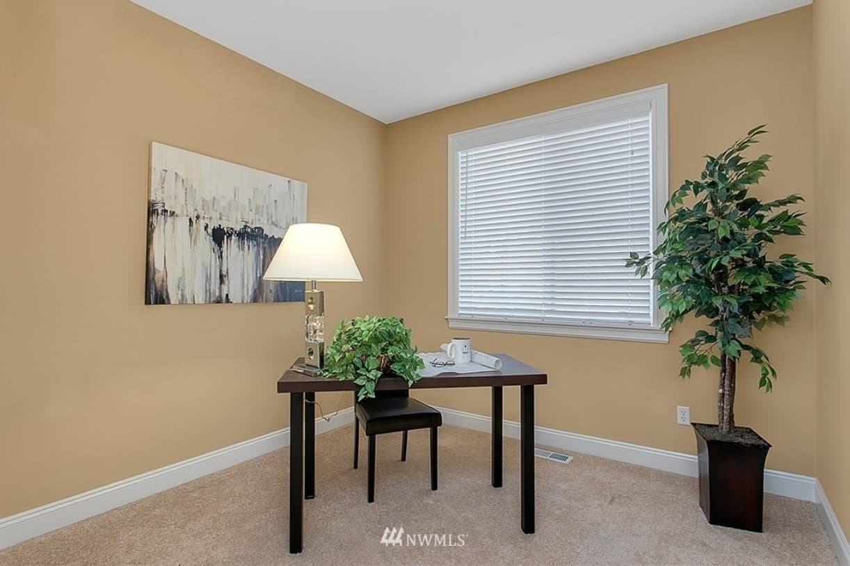RENTON House: 745 DUVALL PL NE