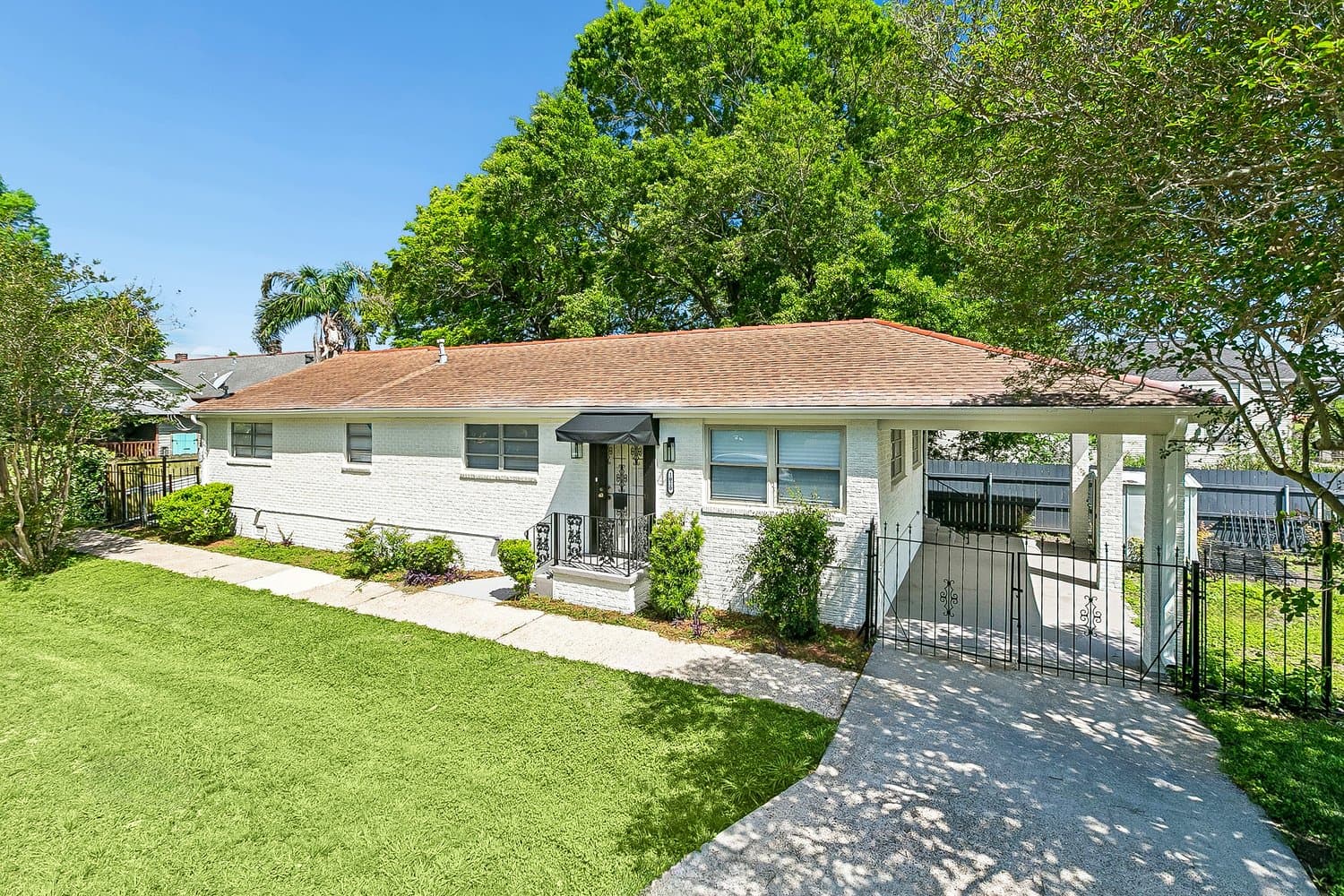 New Orleans House: 1020 Red Allen Way