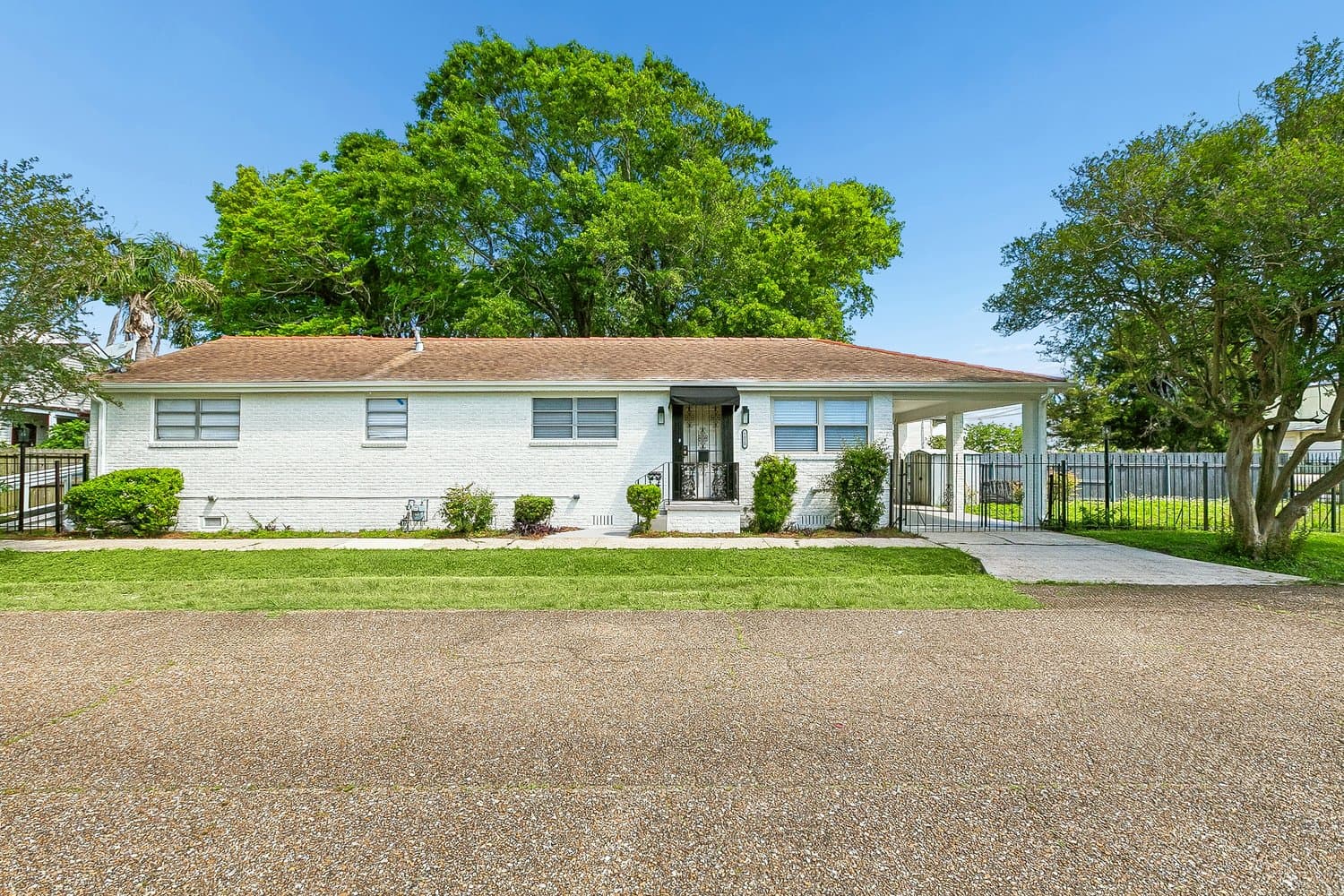 New Orleans House: 1020 Red Allen Way