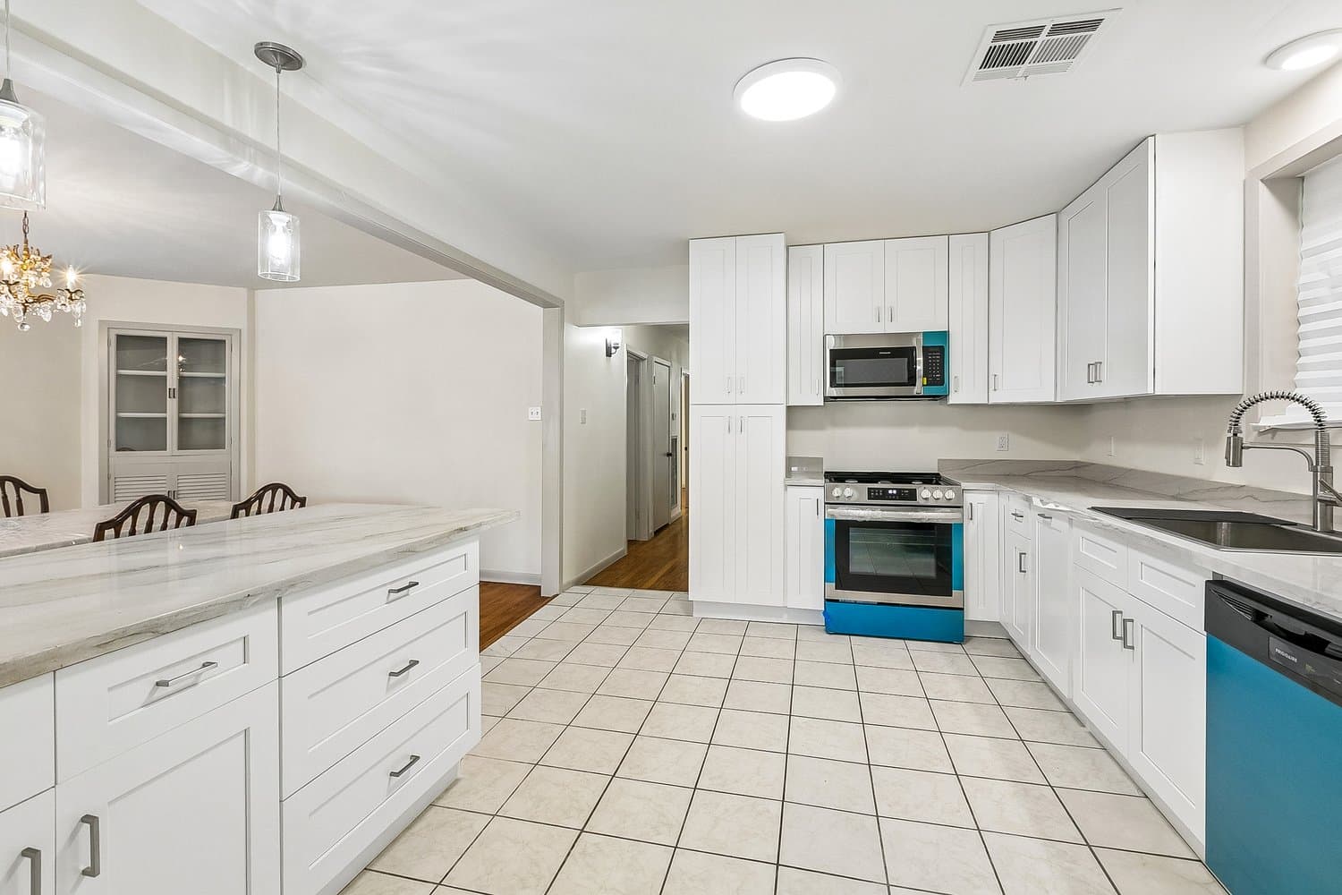 New Orleans House: 1020 Red Allen Way