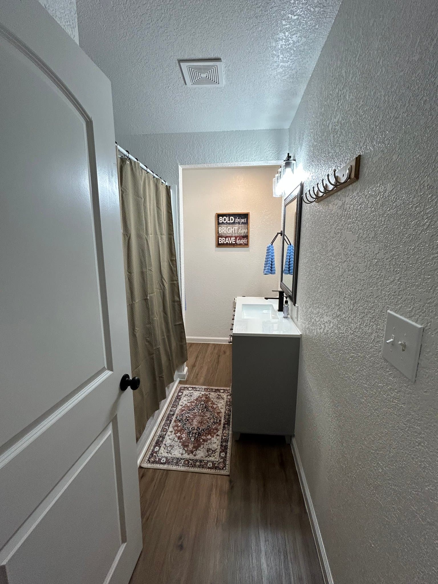 San Antonio Single Room: 116 Nelson Ave