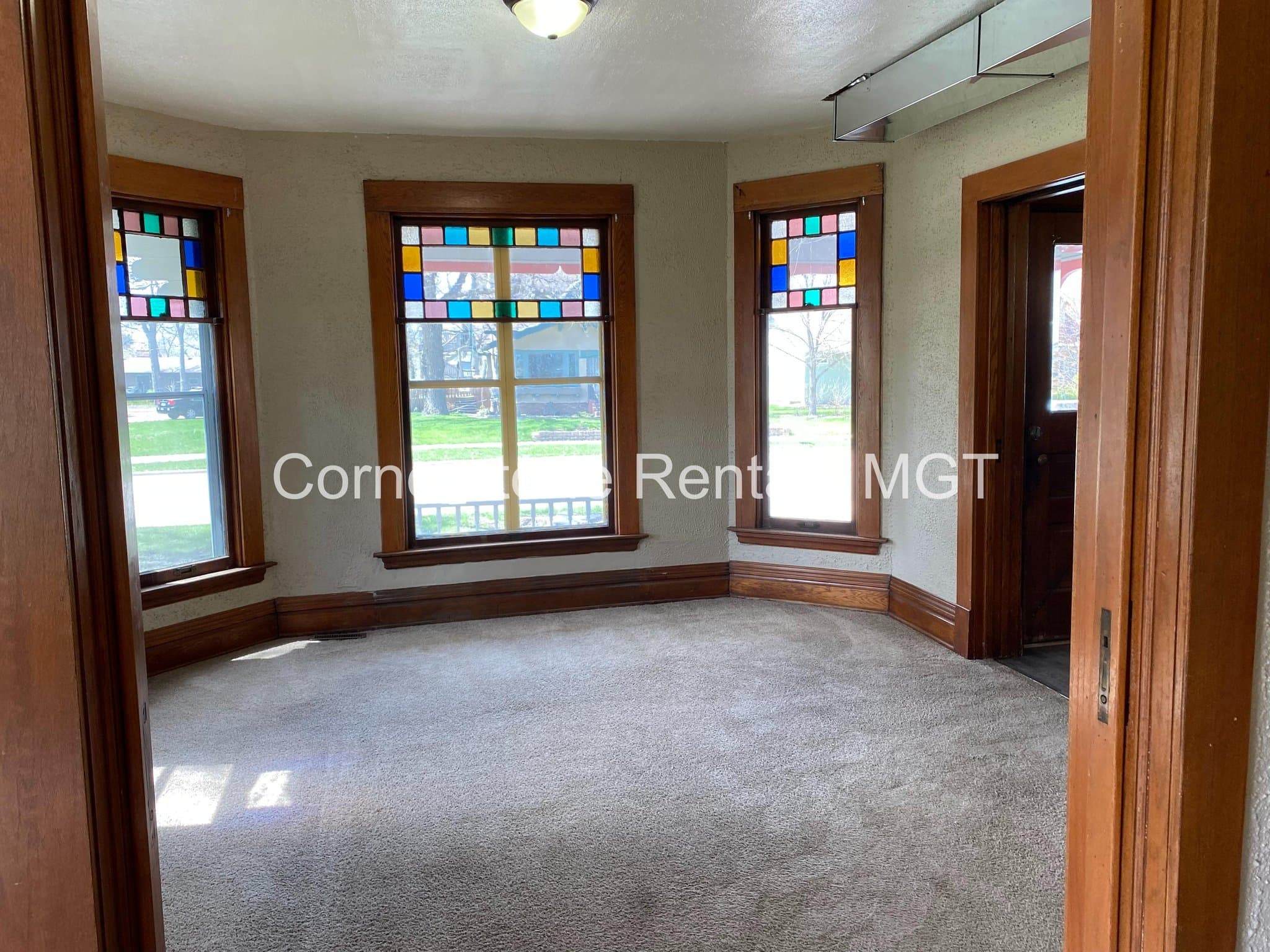 Valley City House: 360 College St SW